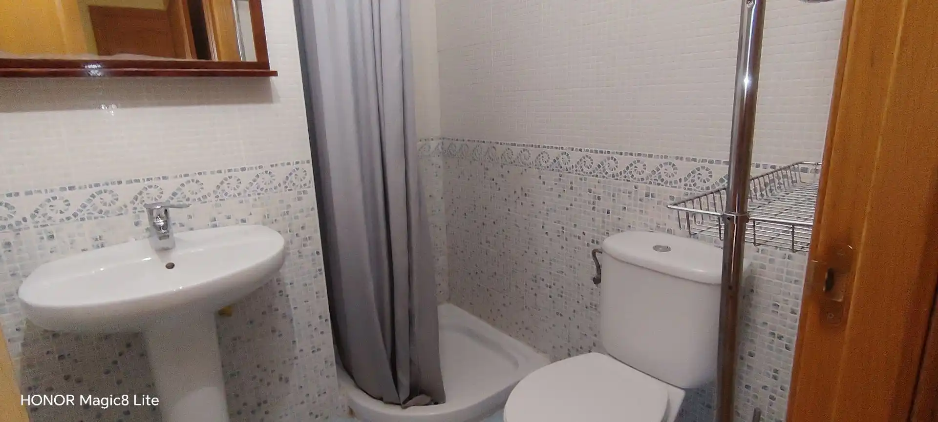Bathroom of Flat for rent in Alcalá de Henares  with Air Conditioner, Heating and Storage room