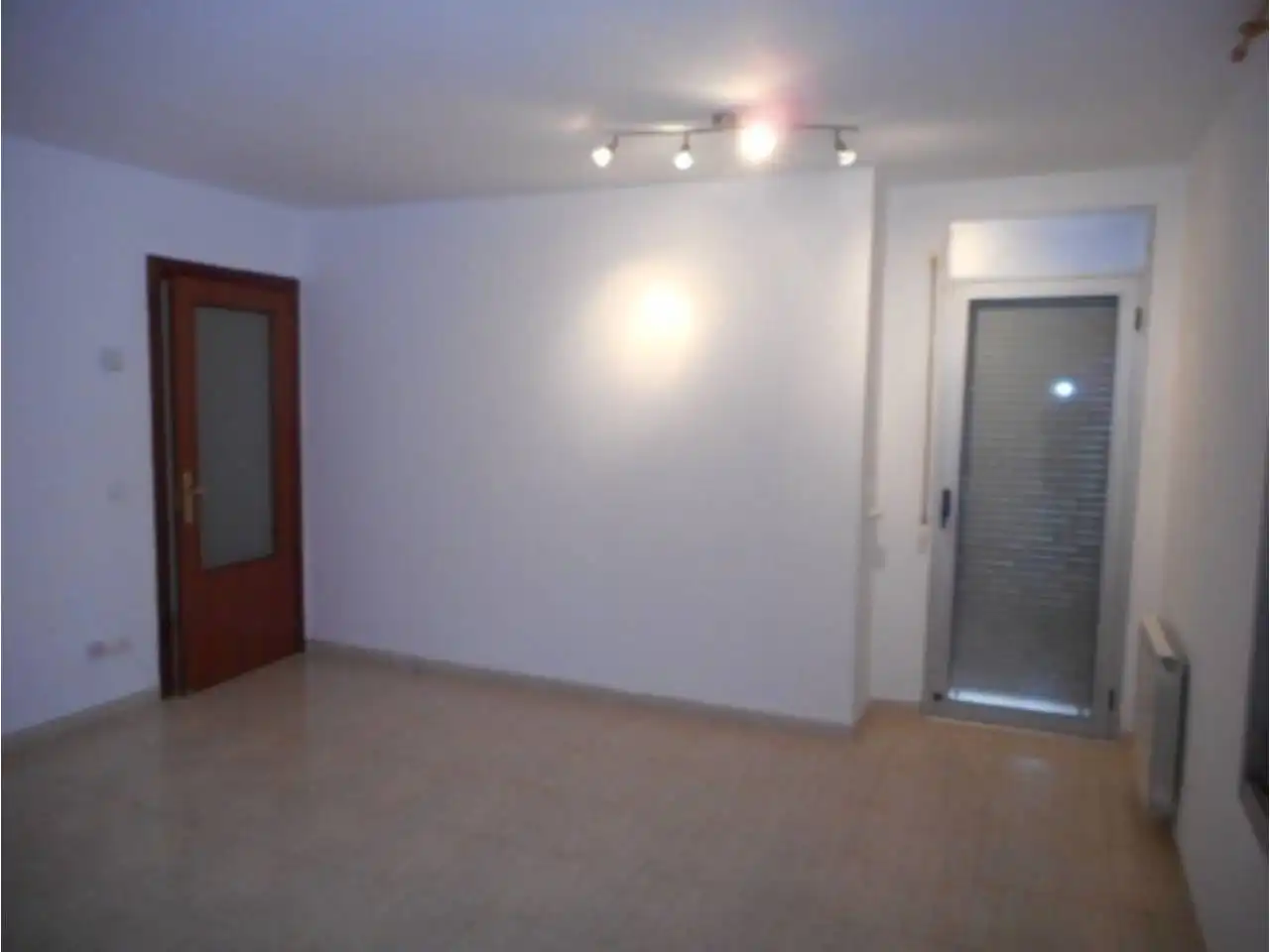 Flat for sale in Salt  with Heating and Balcony