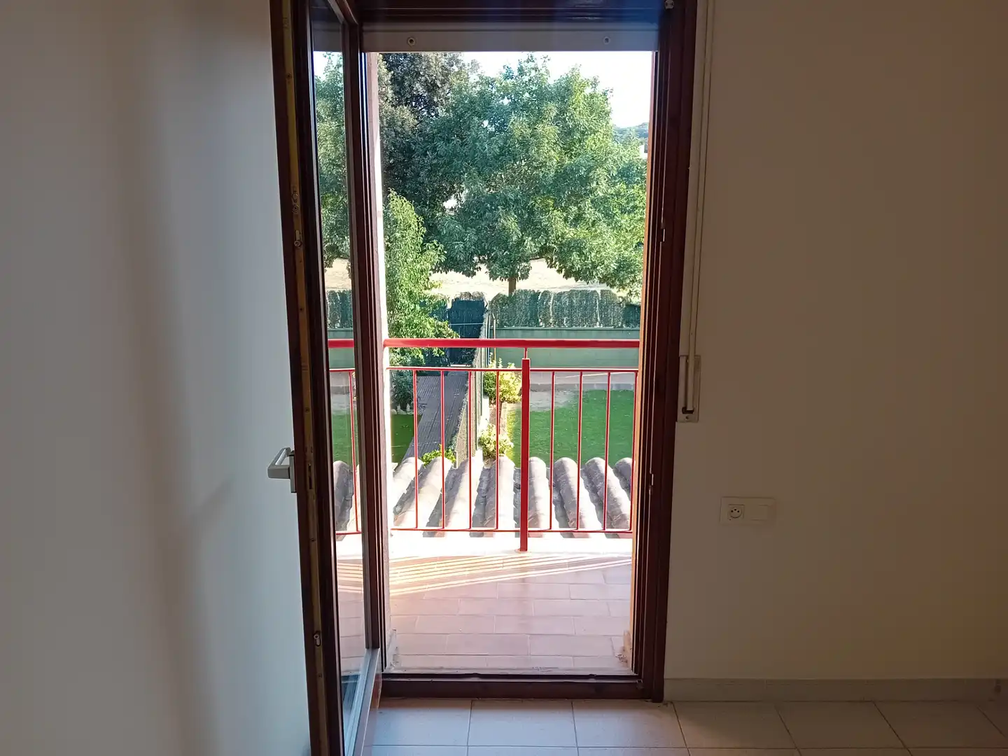 Terrassa de Casa adosada en venda en Girona amb Calefacció, Jardí privat i Rentadora