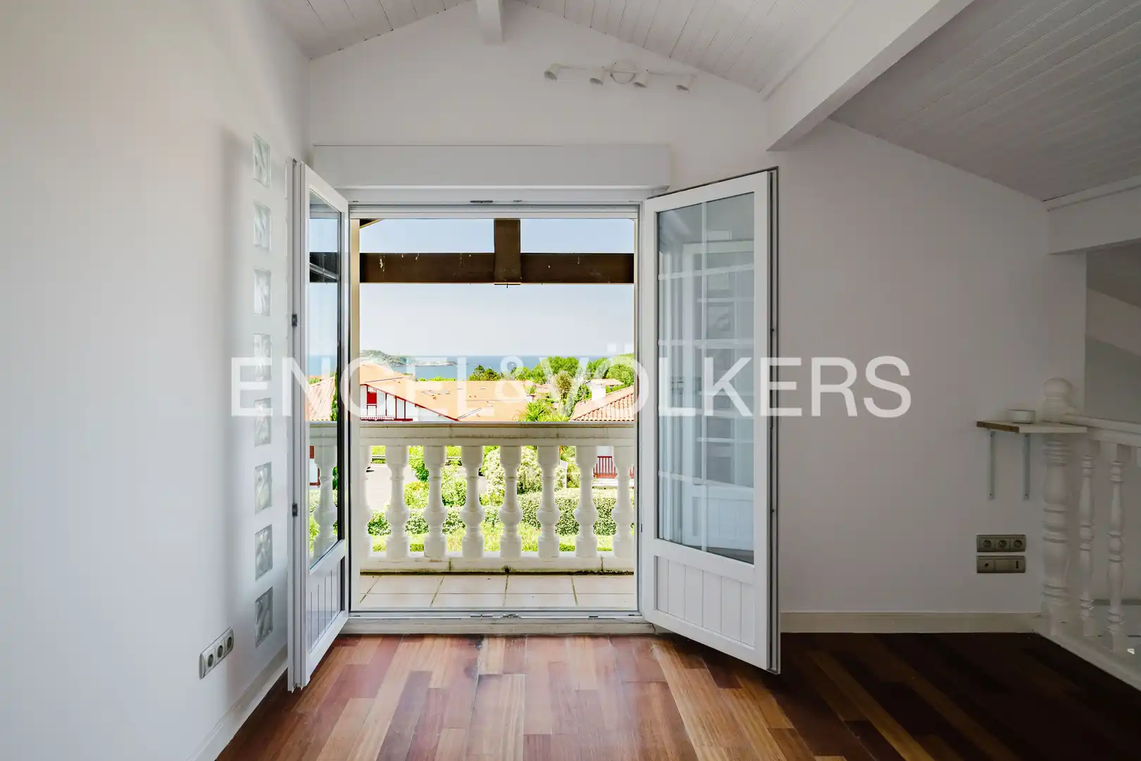 Terraza de Finca rústica en venta en Hendaye con Aire acondicionado, Calefacción y Jardín privado