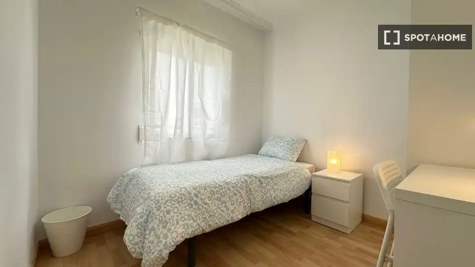 Bedroom of Flat for rent in Alcalá de Henares  with Air Conditioner, Heating and Furnished