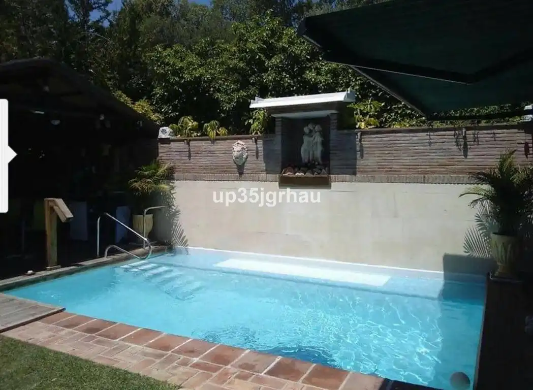 Apartamento con piscina en venta en Calle Parque Central 5