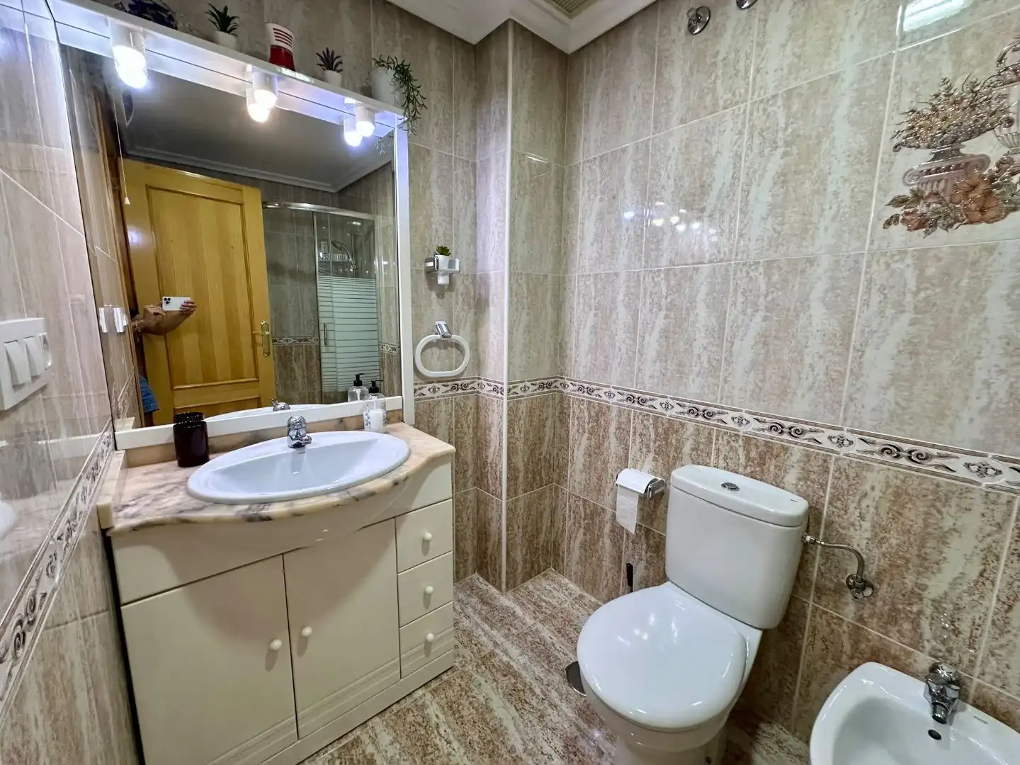Bathroom of Flat for sale in Torrevieja  with Air Conditioner and Balcony
