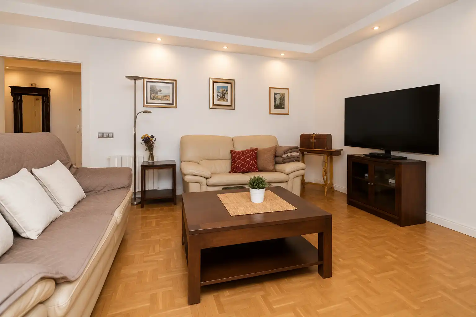 Sala de estar de Piso en venta en Pozuelo de Alarcón con Aire acondicionado, Calefacción y Jardín privado