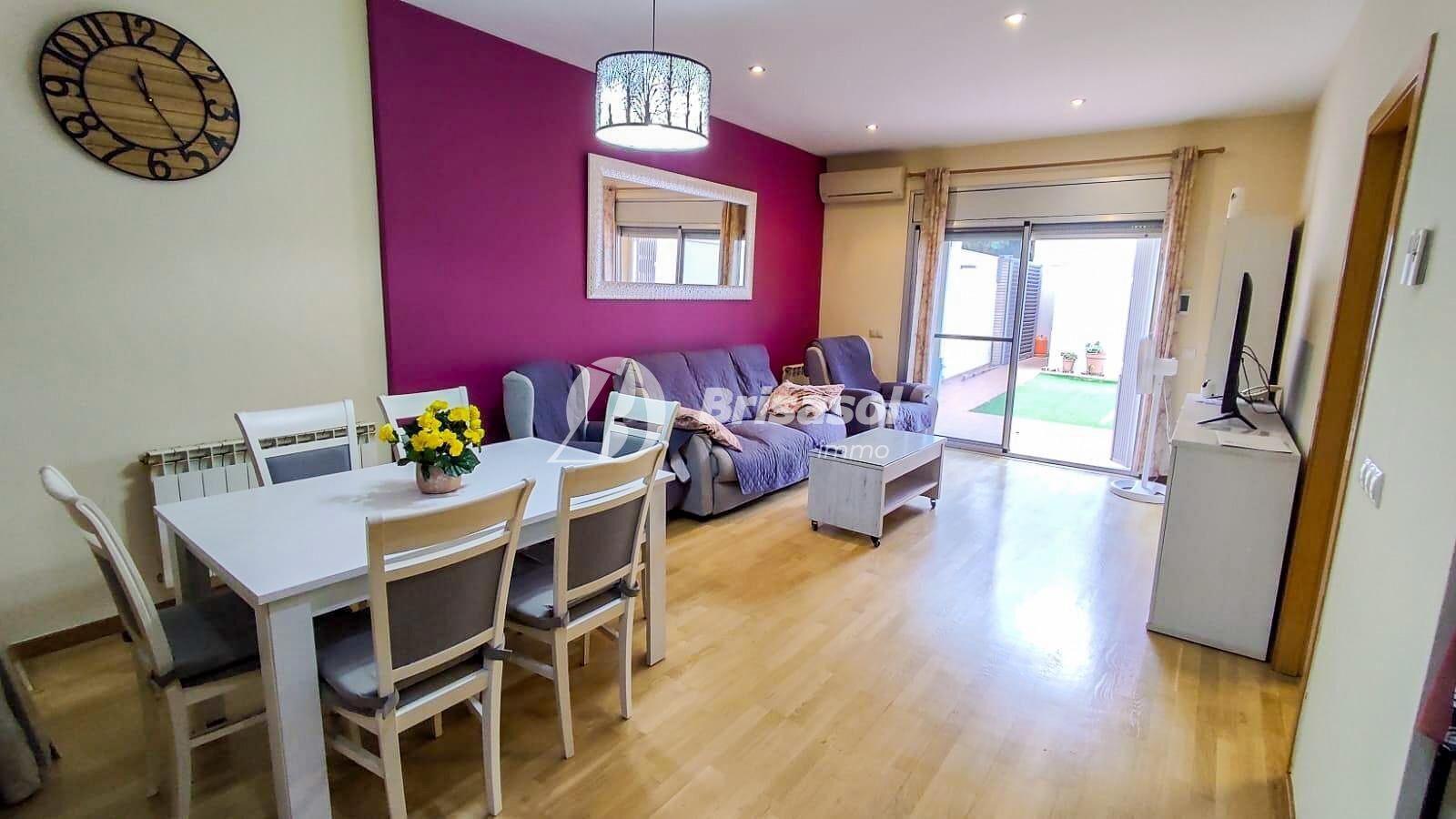 Sala de estar de Casa adosada en venta en El Morell con Aire acondicionado, Calefacción y Jardín privado