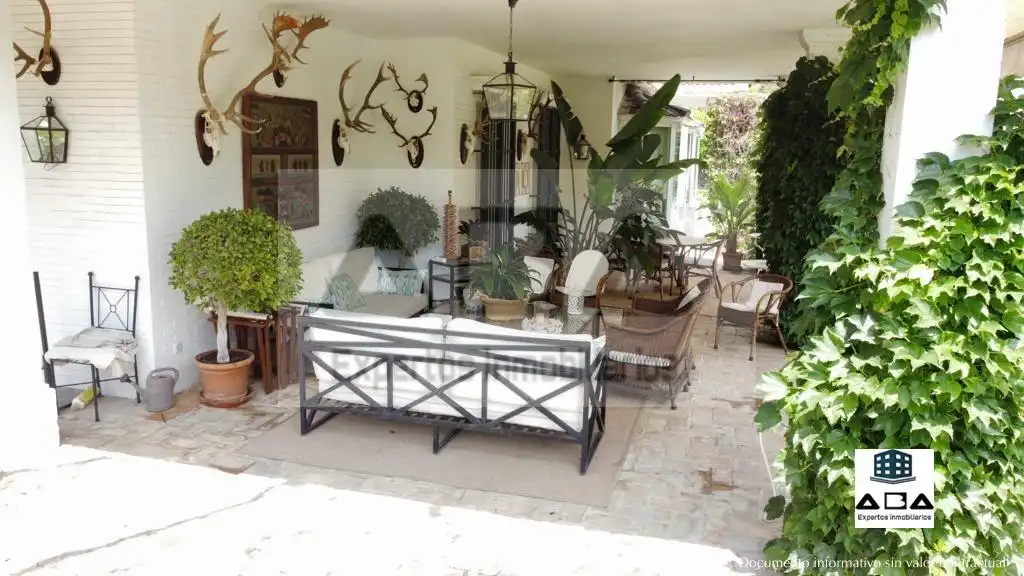 Terrassa de Casa o xalet en venda en Jerez de la Frontera amb Aire condicionat, Calefacció i Jardí privat