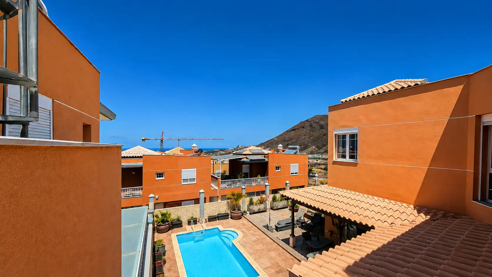 Vista exterior de Casa o chalet en venta en Arona con Aire acondicionado, Terraza y Trastero