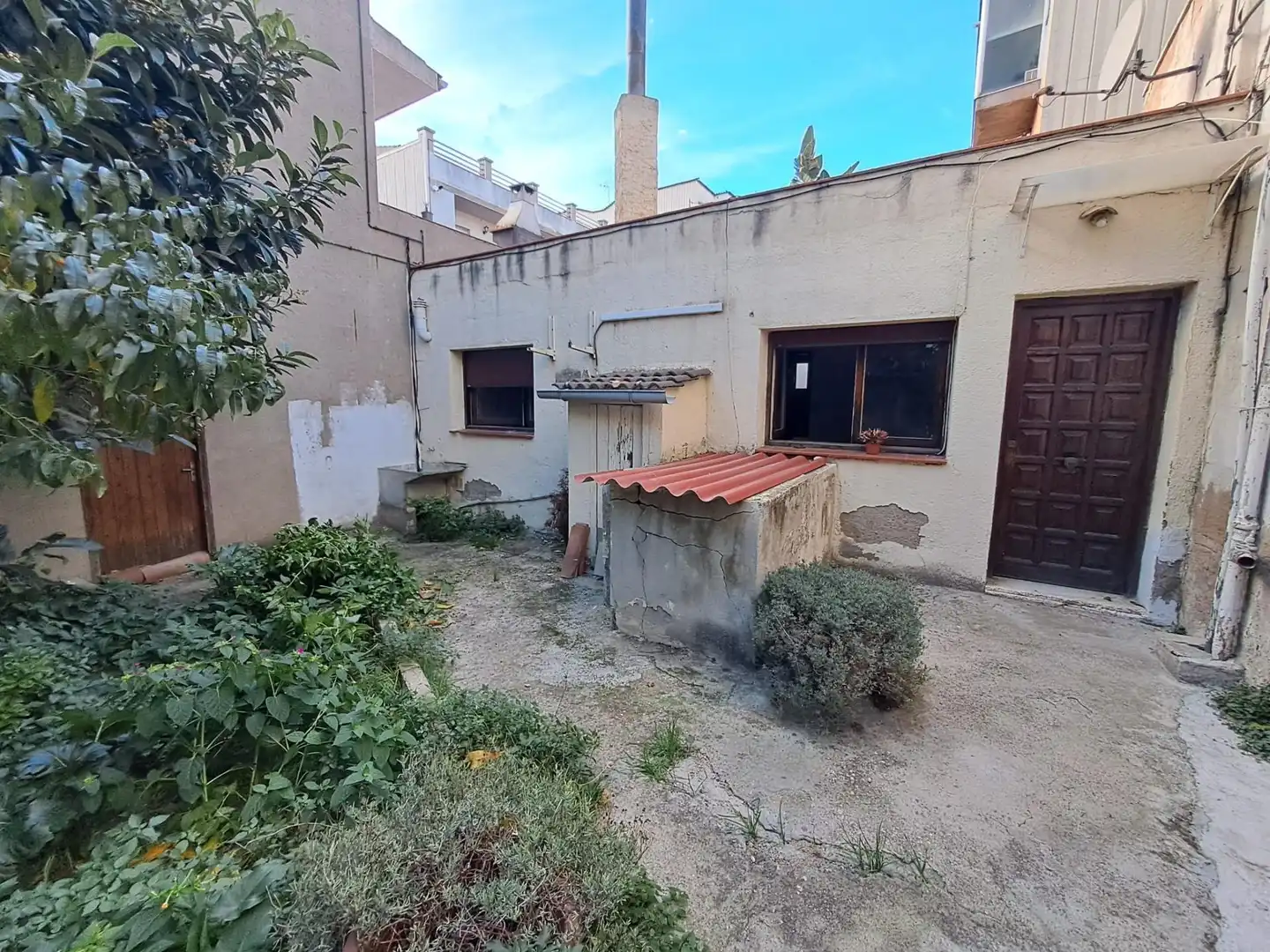 Vista exterior de Casa o xalet en venda en Sabadell amb Aire condicionat, Jardí privat i Terrassa