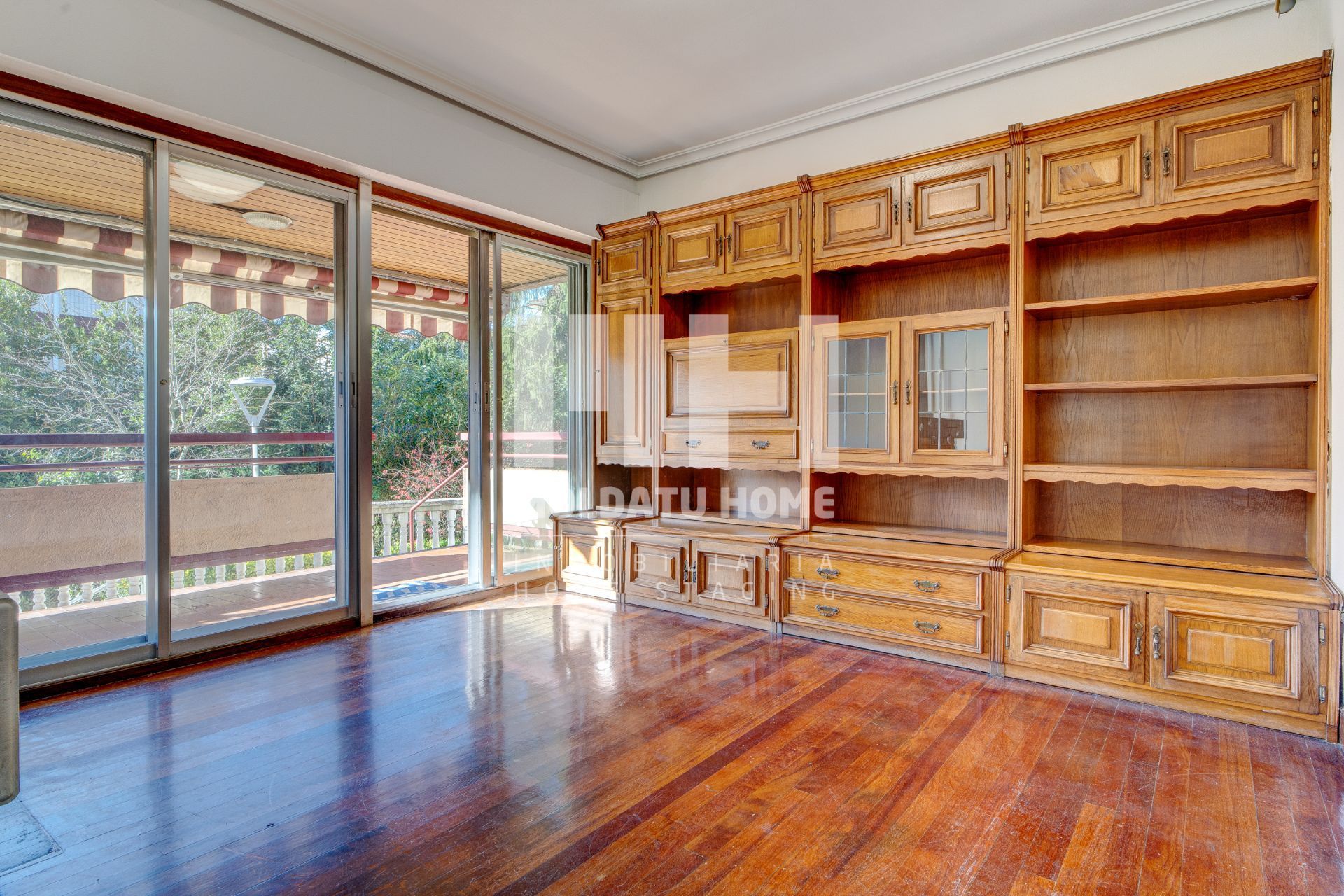 Living room of Flat for sale in Donostia - San Sebastián   with Heating, Terrace and Storage room