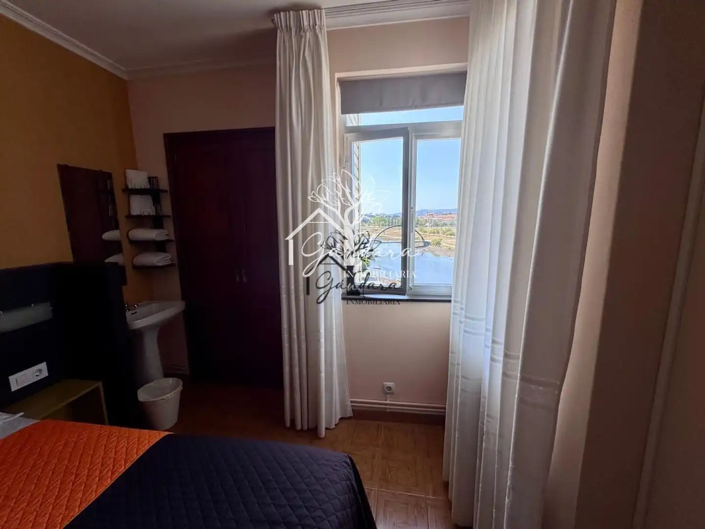 Dormitori de Edifici en venda en Neda