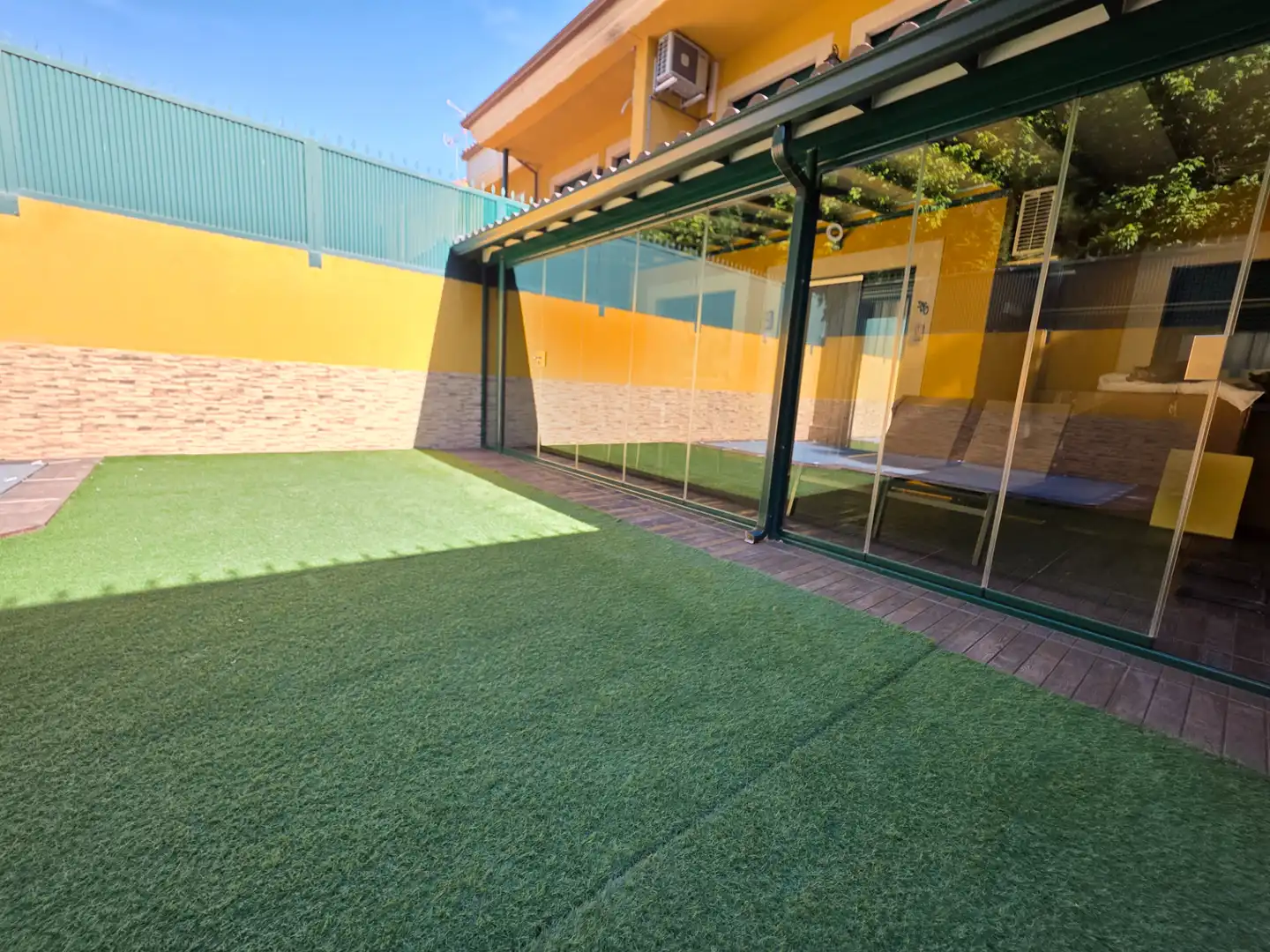 Terrassa de Casa adosada en venda en Ciempozuelos amb Aire condicionat, Calefacció i Jardí privat