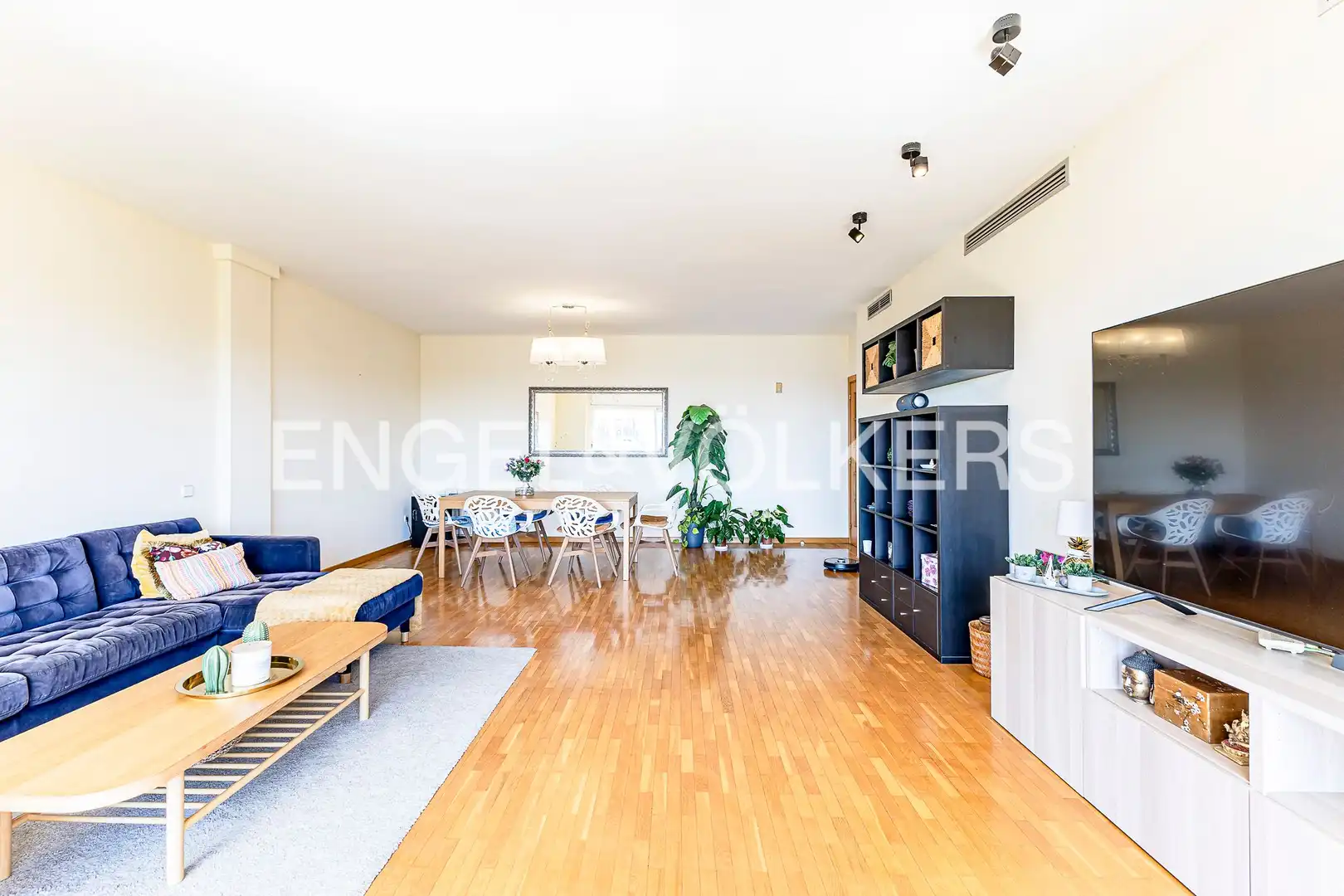 Flat with terrace to rent in El Centre, imagen 4