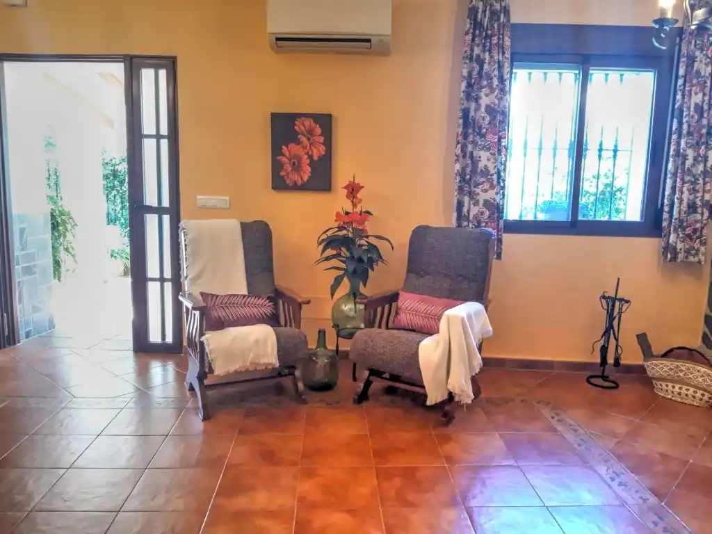 Sala de estar de Finca rústica en venta en Benamargosa con Aire acondicionado, Jardín privado y Terraza