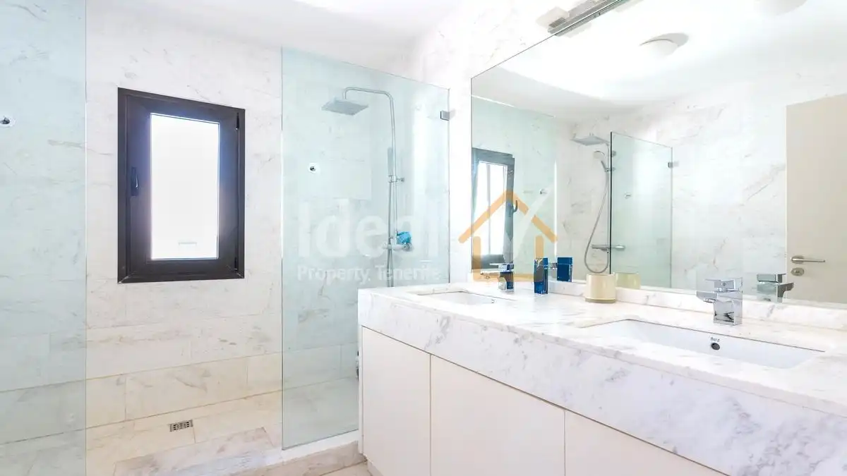 Detached house with pool for sale in Costa Adeje, imagen 15