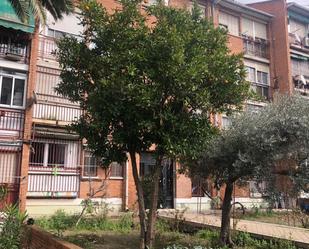 Exterior view of Flat for sale in  Madrid Capital  with Private garden