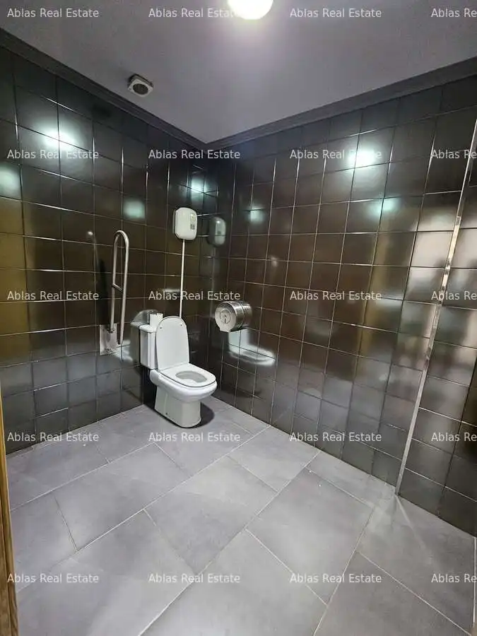 Badezimmer von Fabrikhallen zur Miete in Catarroja