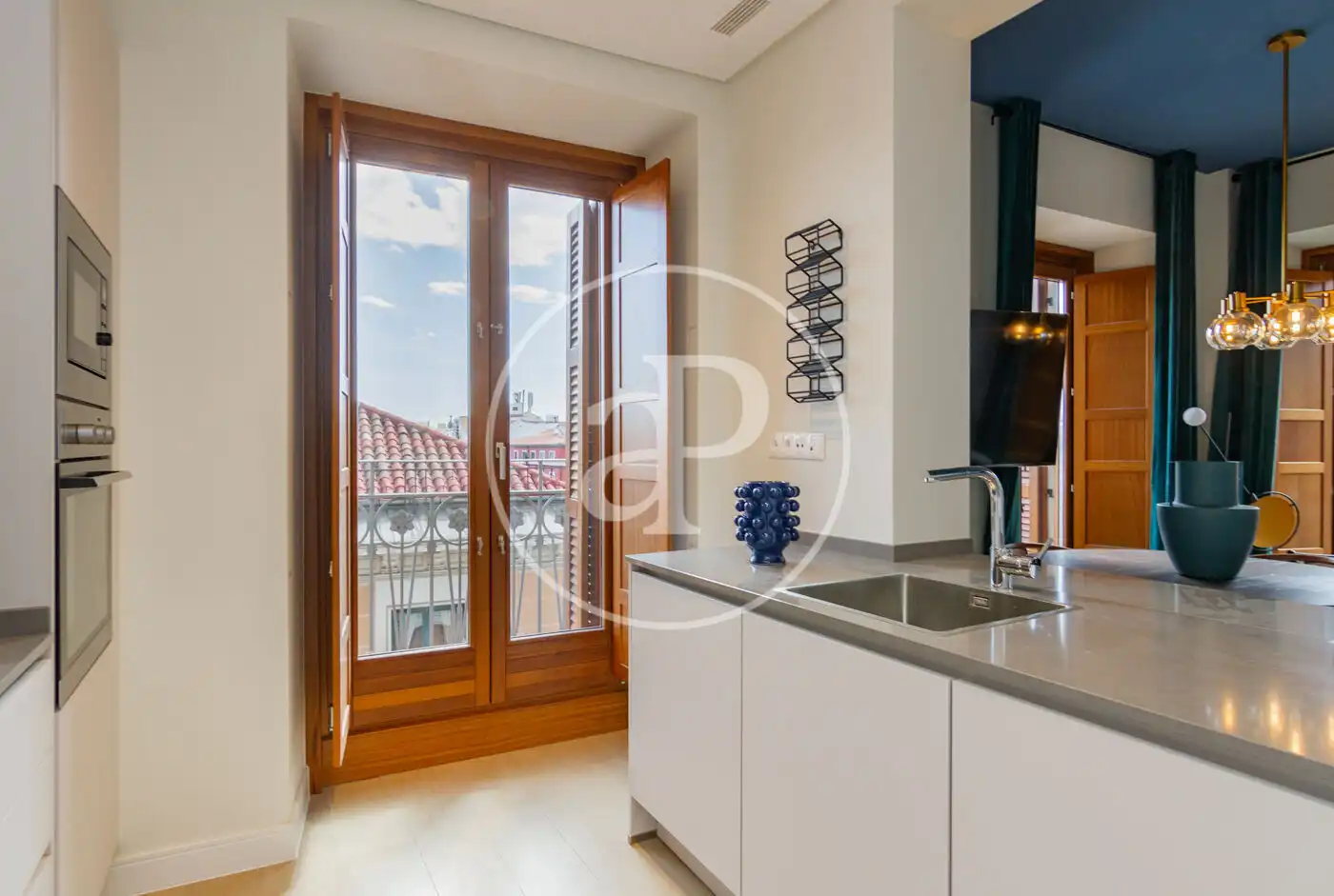 Flat for rent in C. de San Bernardo, Universidad - Malasaña