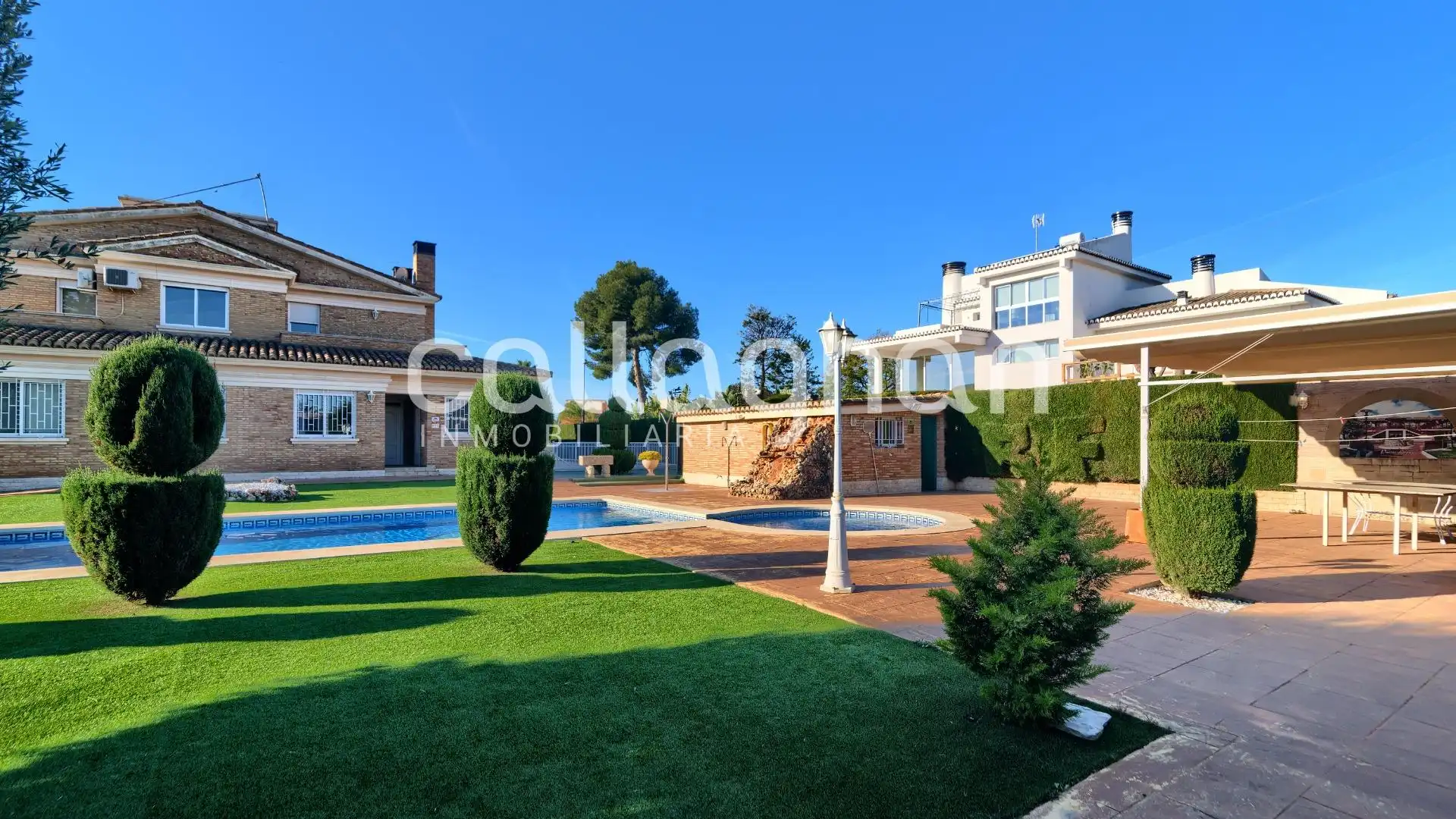 Piscina de Casa o xalet en venda en Torrent amb Aire condicionat, Calefacció i Jardí privat