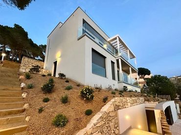 House with pool for sale in Lloret Verd - Els Pinars