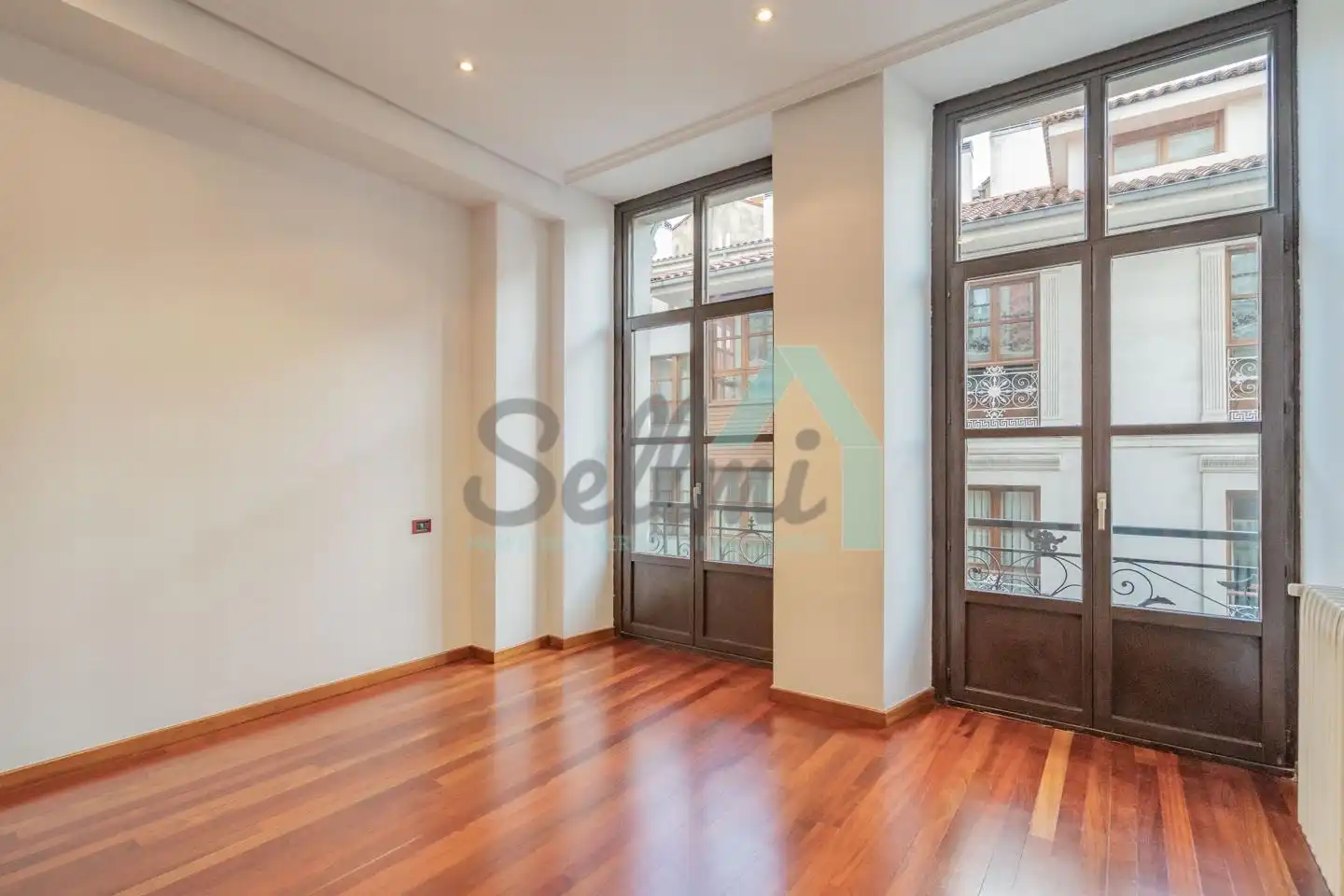 Schlafzimmer von Büro zur Miete in Oviedo  mit Heizung