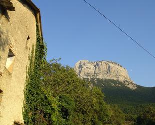 Vista exterior de Casa o xalet en venda en El Pueyo de Araguás amb Traster