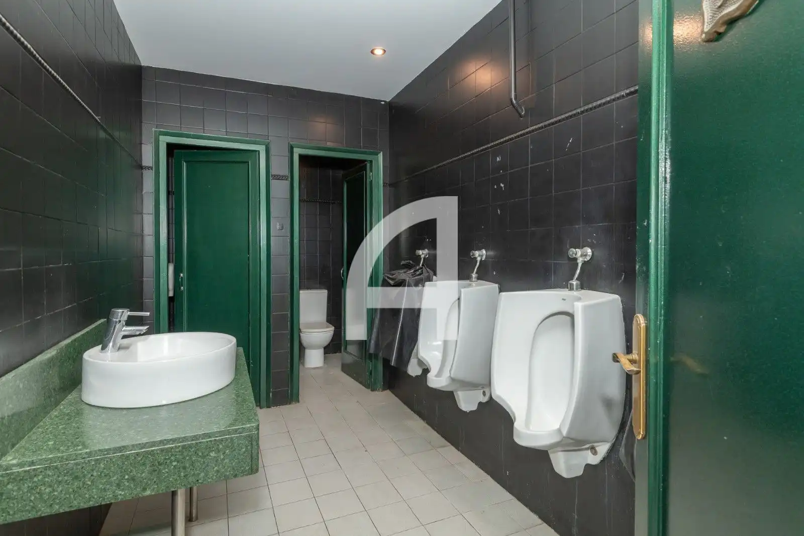 Badezimmer von Einfamilien-Reihenhaus zum Verkauf in La Bisbal d'Empordà mit Terrasse