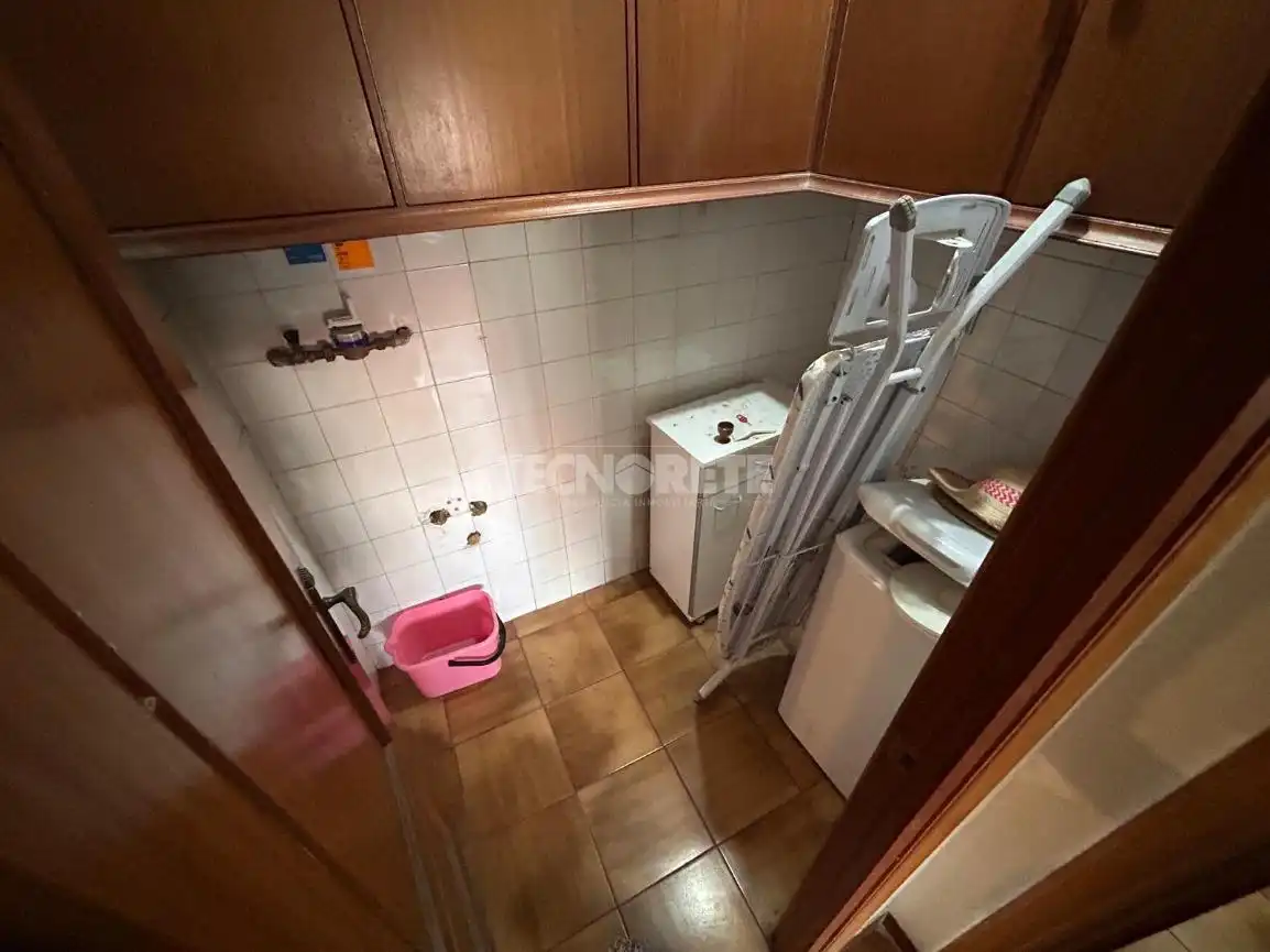 Bany de Pis en venda en Guadalajara amb Calefacció, Parquet i Terrassa