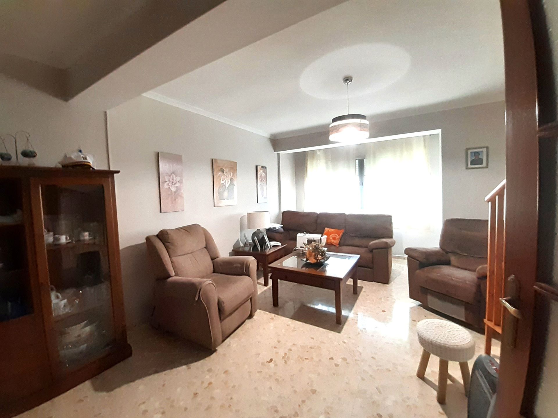 Sala d'estar de Casa adosada en venda en Algeciras amb Terrassa