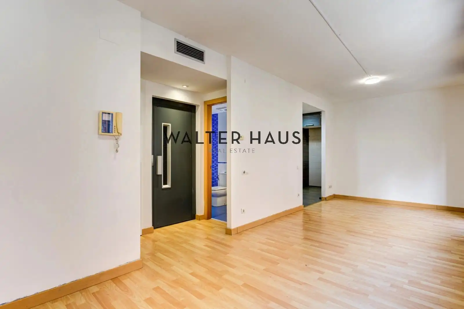 Houses for sale in Barcelona  with Air Conditioner, Heating and Terrace