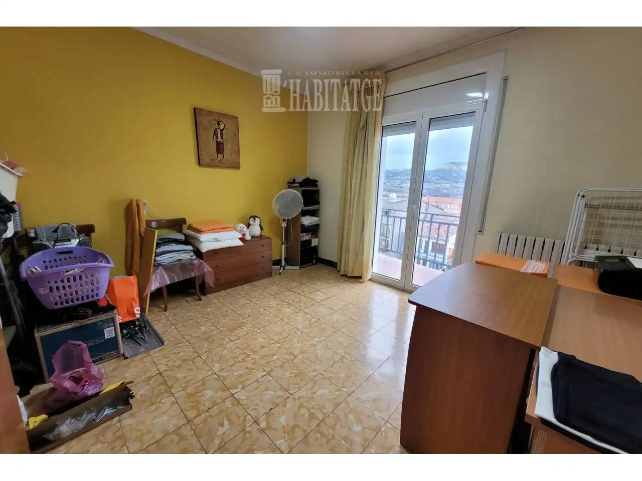 Habitación de Piso en venta en Torelló con Calefacción, Trastero y Balcón