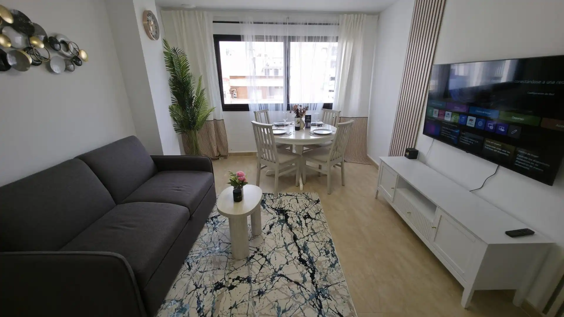 Sala de estar de Piso en venta en Torrevieja con Aire acondicionado y Amueblado