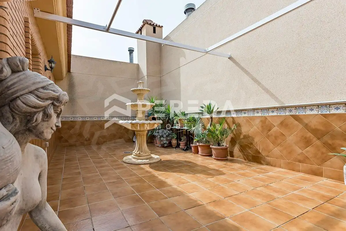Terraza de Casa adosada en venta en Roquetas de Mar con Aire acondicionado, Jardín privado y Terraza