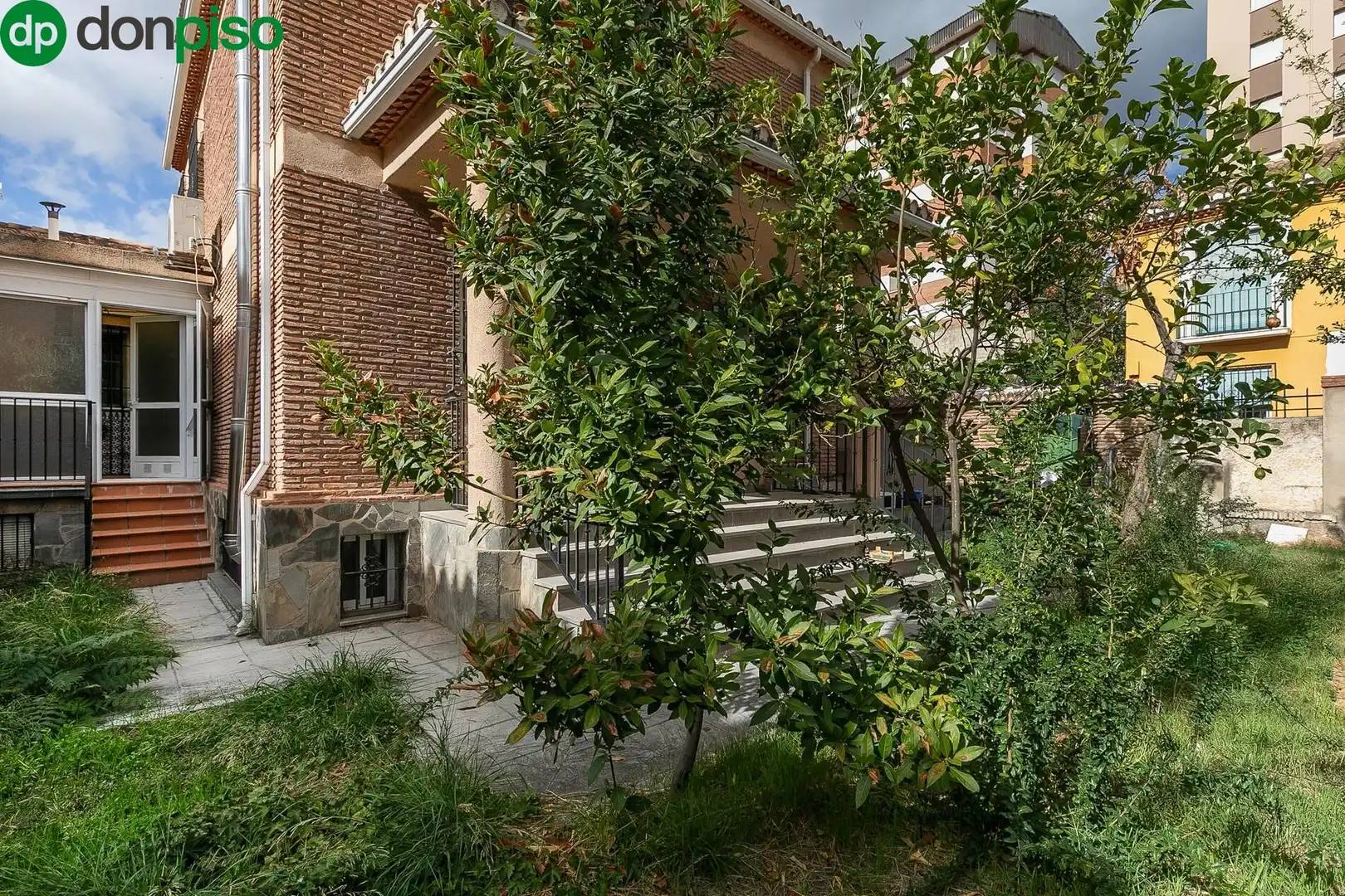 Exterior view of Houses for sale in Granada  with Private garden, Terrace and Storage room
