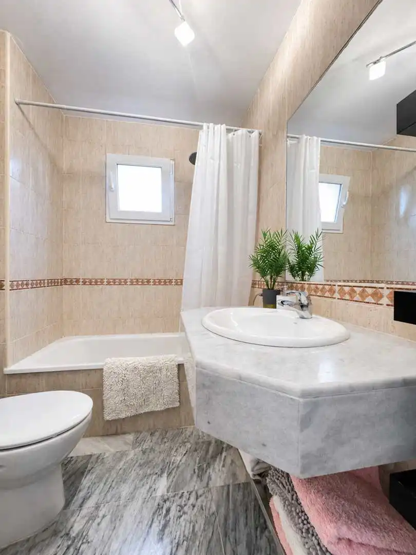 Baño de Planta baja en venta en Manilva con Jardín privado, Terraza y Trastero