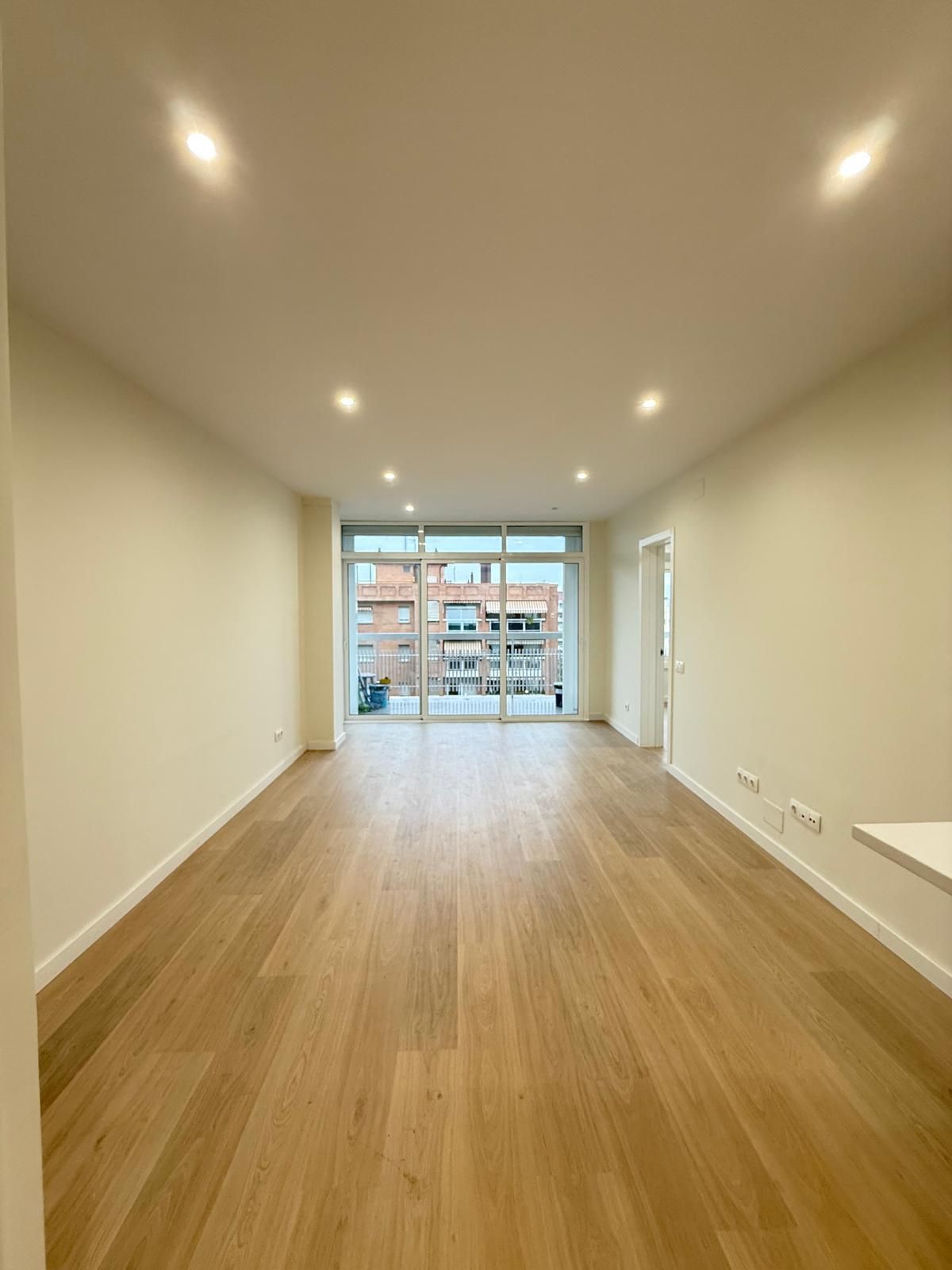 Living room of Flat for sale in  Barcelona Capital  with Air Conditioner, Heating and Parquet flooring