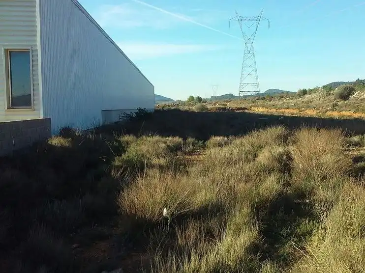 Industrial land for sale in Calle Cuba