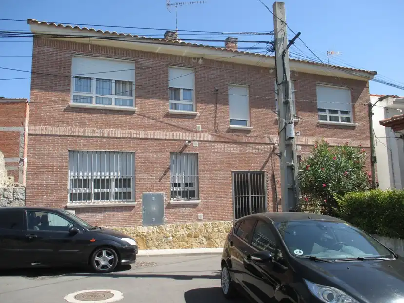 Vista exterior de Pis en venda en Navalagamella