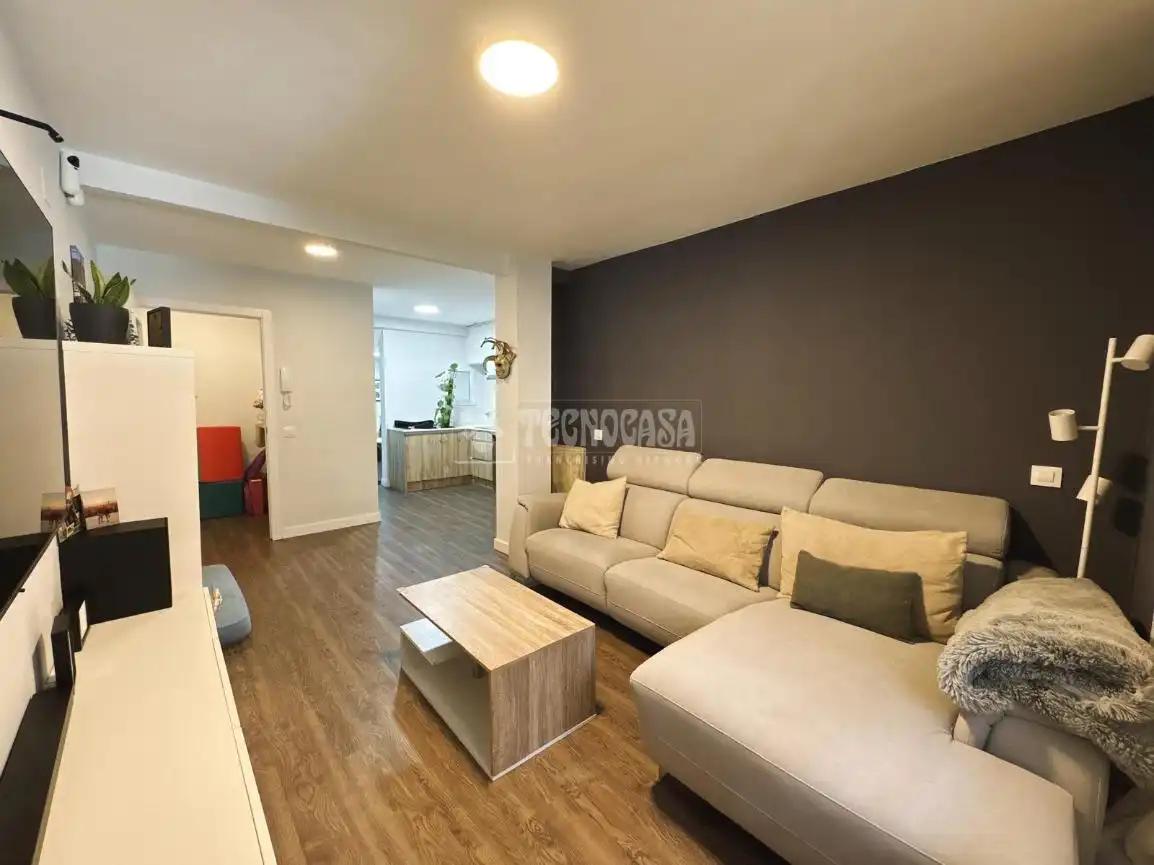 Living room of Flat for sale in Madrid  with Air Conditioner and Heating