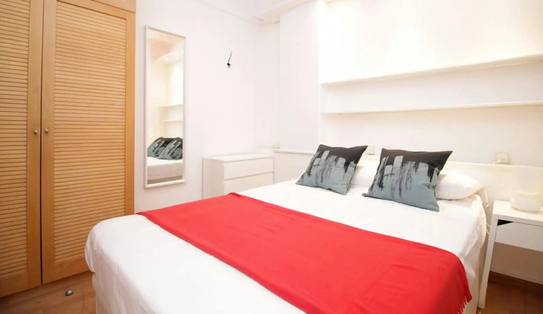 Bedroom of Flat for share in Barcelona  with Furnished and Washing machine