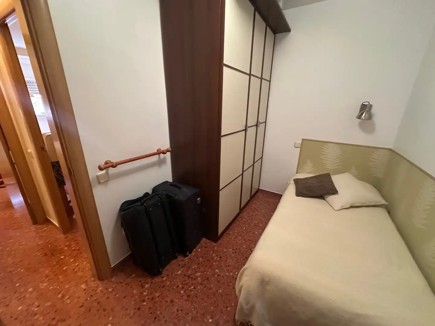 Habitación de Piso en venta en Santa Coloma de Gramenet con Calefacción, Amueblado y Horno