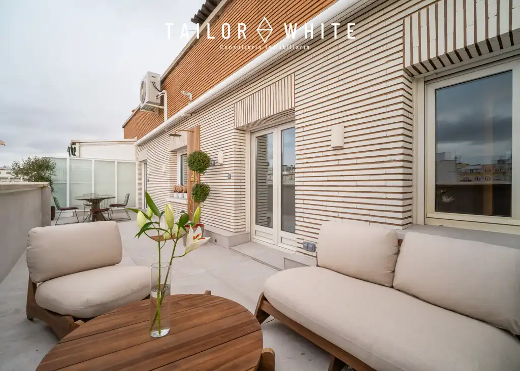 Terrasse von Dachboden zum Verkauf in Madrid mit Klimaanlage, Heizung und Parkett