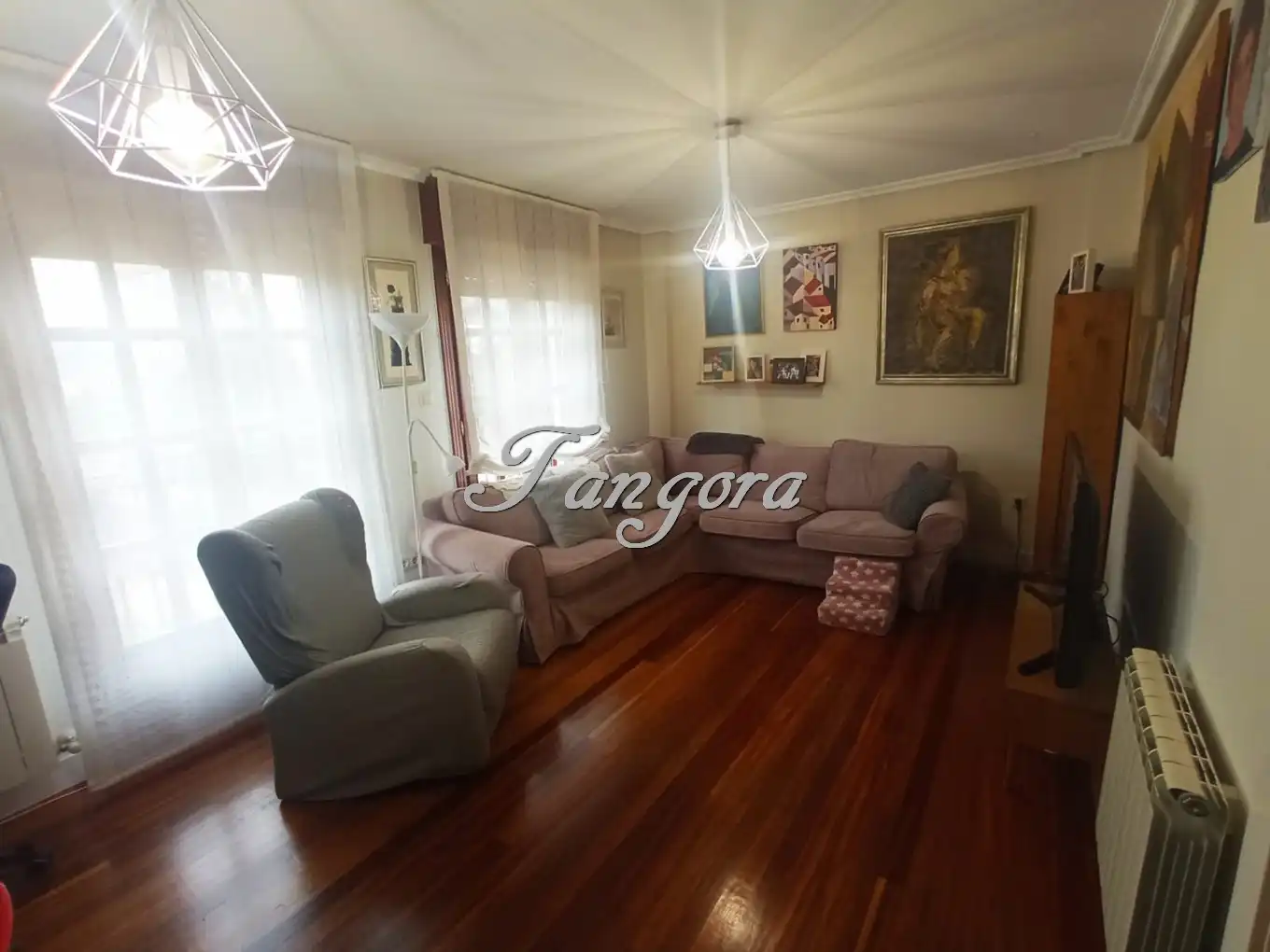 Wohnzimmer von Einfamilien-Reihenhaus zum Verkauf in Abanto y Ciérvana-Abanto Zierbena mit Heizung, Privatgarten und Parkett