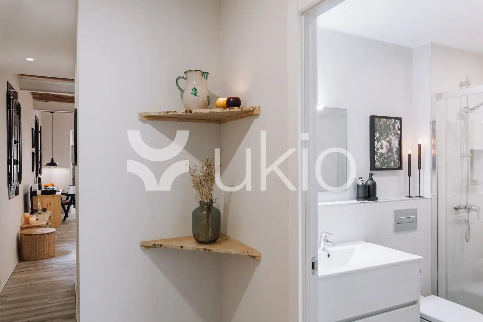 Dormitori de Apartament de lloguer en Barcelona amb Aire condicionat, Moblat i Rentadora