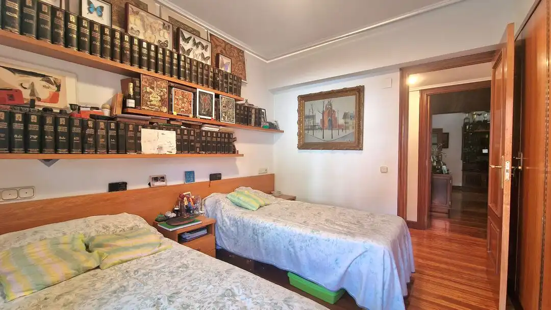 Bedroom of Flat for sale in Donostia - San Sebastián   with Heating, Terrace and Storage room