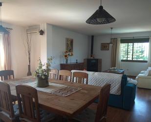 Menjador de Apartament de lloguer en Mijas amb Aire condicionat i Terrassa