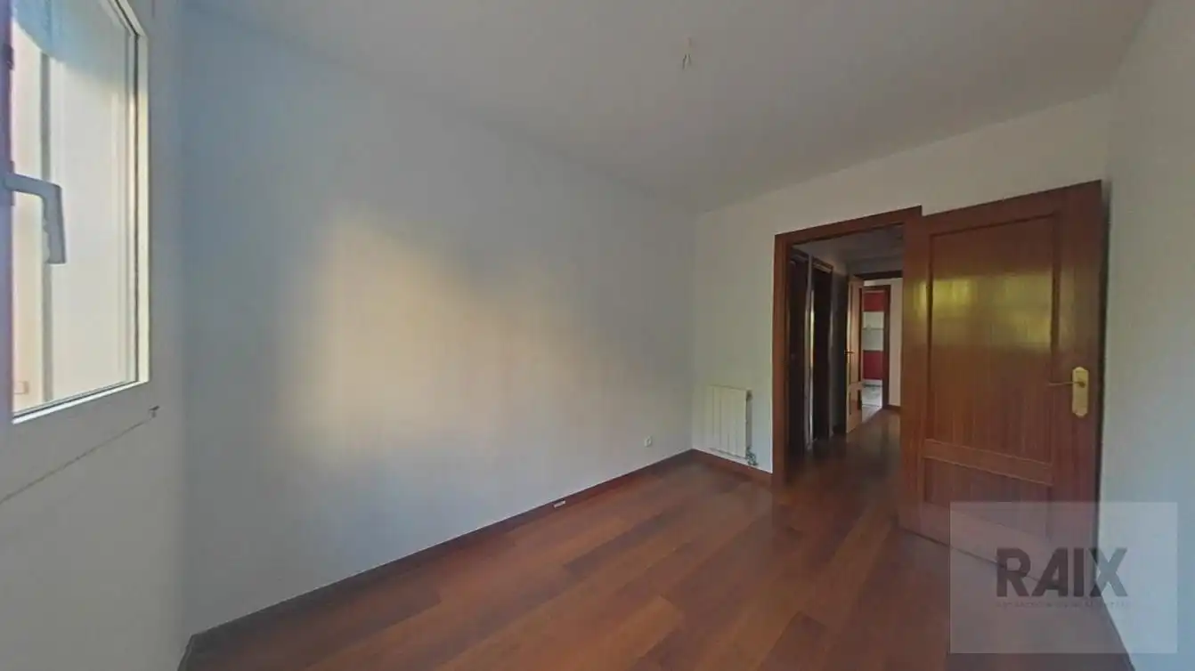 Habitación de Piso en venta en Sabadell con Calefacción y Terraza