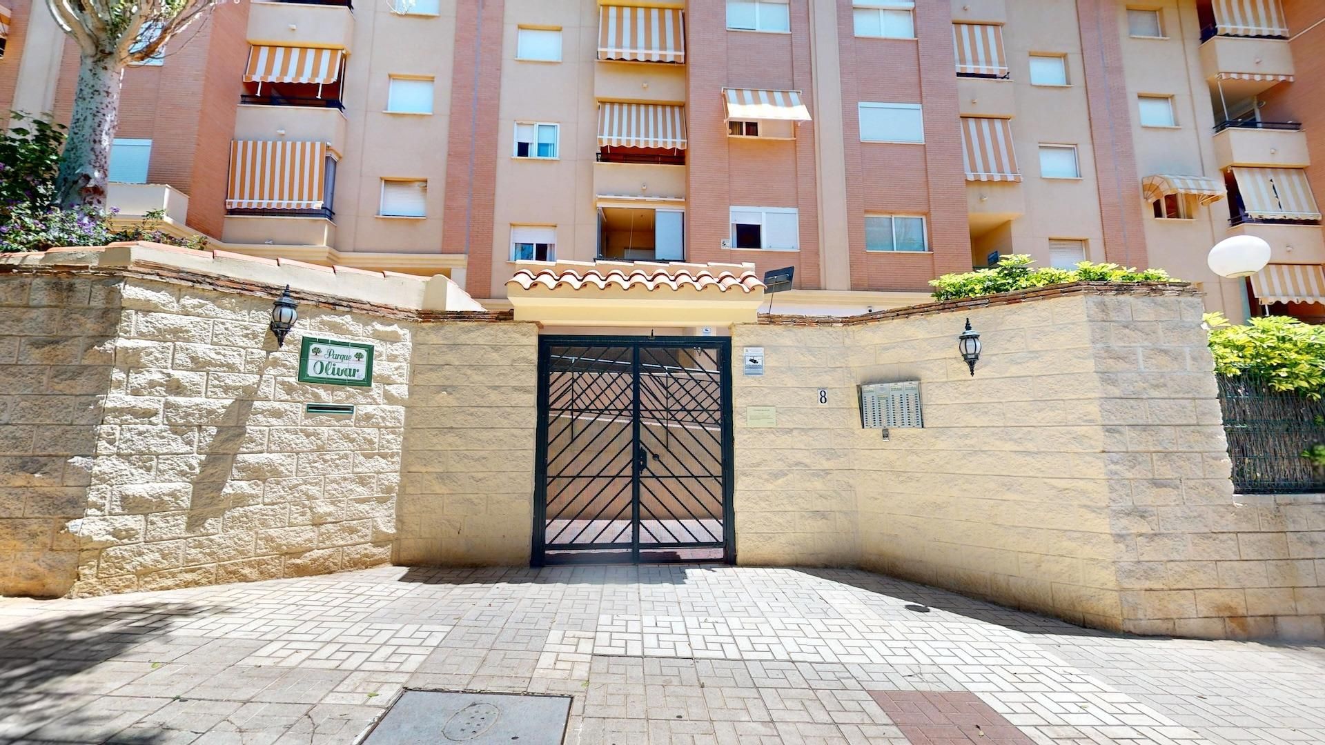Vista exterior de Pis en venda en Torremolinos amb Aire condicionat, Jardí privat i Terrassa