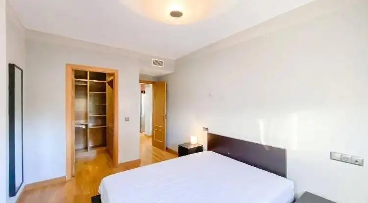 Habitación de Piso en venta en Málaga con Aire acondicionado, Parquet y Piscina comunitaria