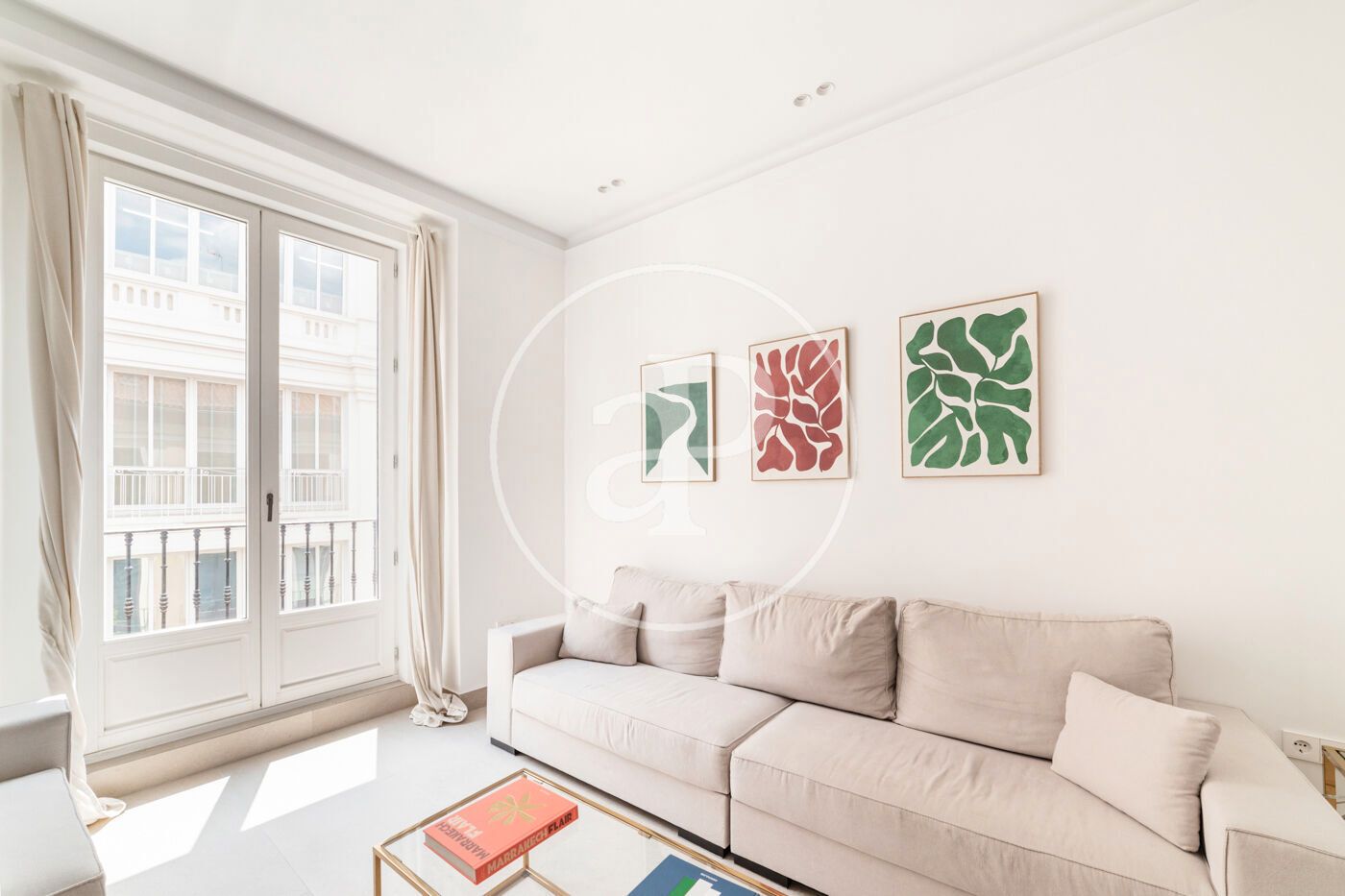 Sala d'estar de Pis de lloguer en  Madrid Capital amb Aire condicionat, Calefacció i Moblat