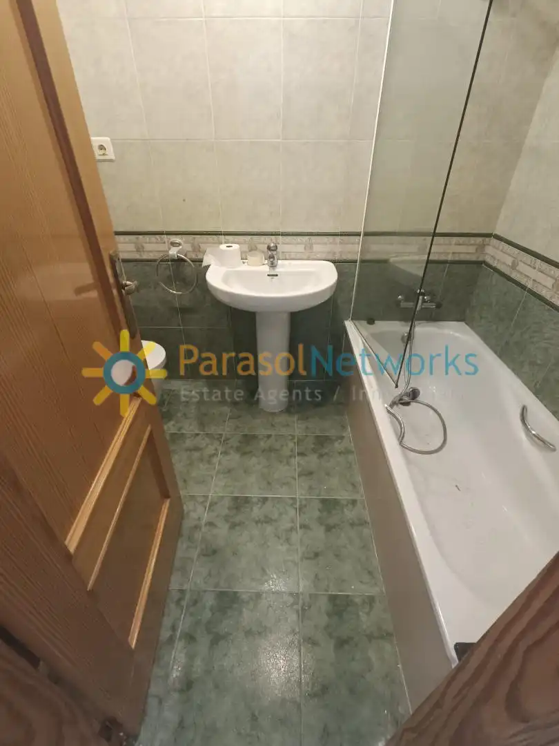 Bany de Casa adosada de lloguer en Palmera amb Terrassa, Forn i Rentadora